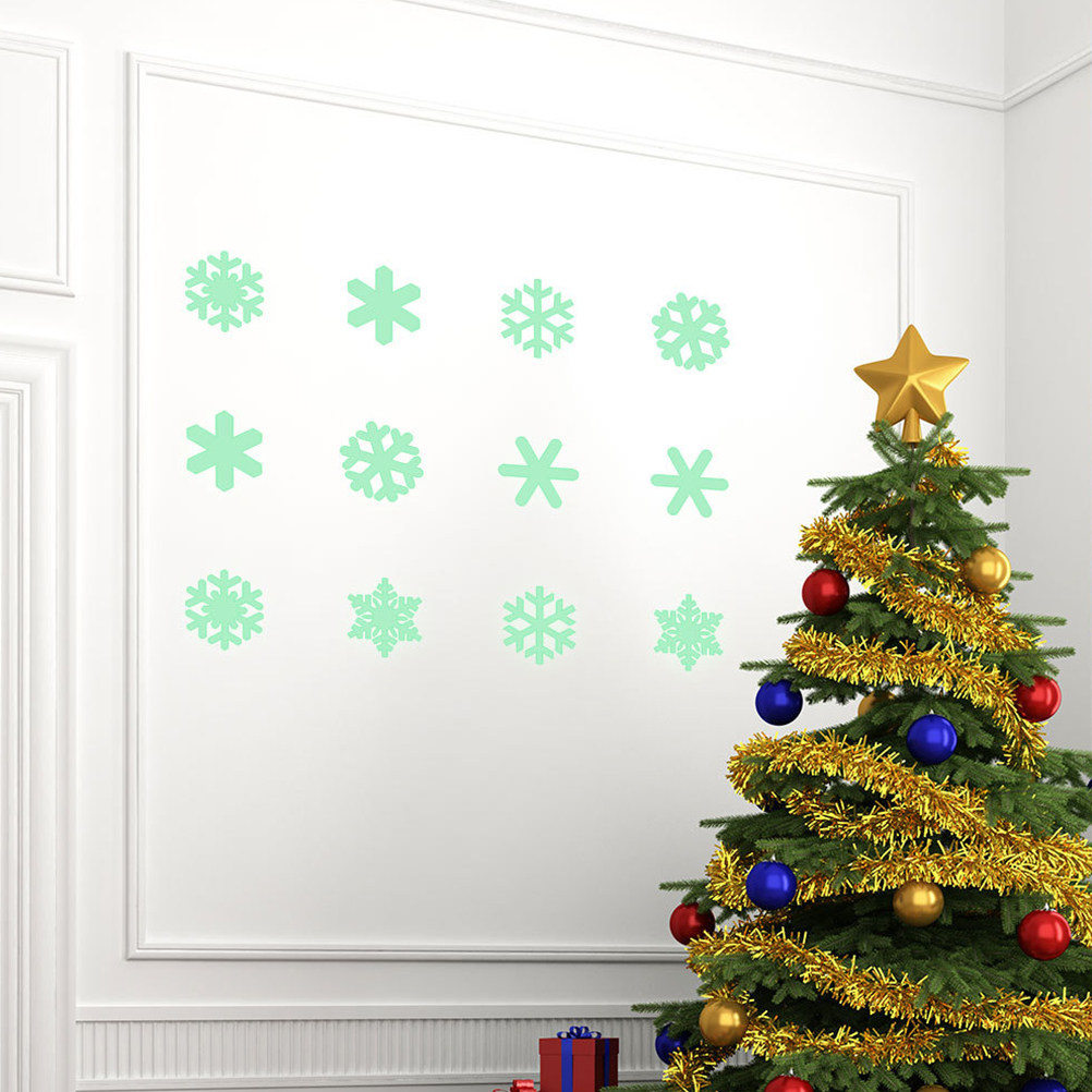 مجموعة واحدة من ملصقات الحائط  - مراجعة Snowflake Window Decal وسعره
